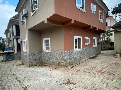 Lovely 1 Bedroom Block of Flat