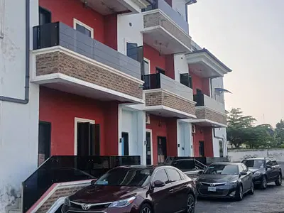Distress Tenanted 5 Units of Bedrooms 2 Bedroom Flat Apartment