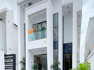 Five Bedroom Detached Duplex with Swimming Pool