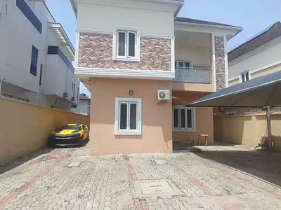 Luxury 5 Bedroom House with 2 BQS on 500SQM