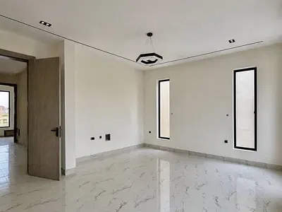 5 Bedroom Detatch Duplex