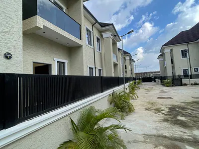 Newly Built 4 Bedroom +BQ