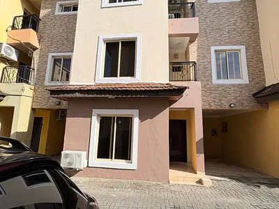 Exquisite 4 Bedroom Terrace Duplex with Pool