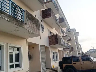 4 Bedroom Maisonette