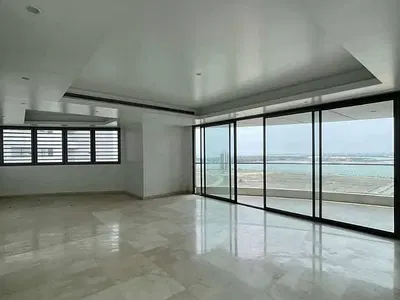Water Front Fully Service 2 Bed Apt with Fitted Kitchen with Amenities