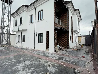 4 Bedroom Duplex with Gatehouse