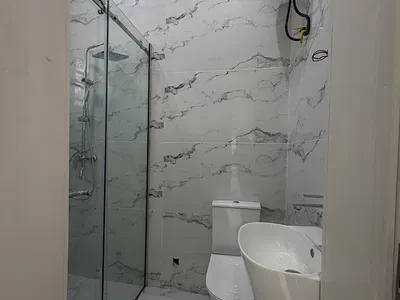 Fully Serviced 3 Bedroom Maisonette with Pool