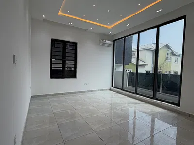 Spacious 3 Bedroom Apartment with BQ