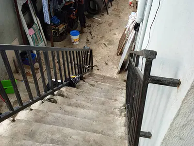 Just Out (Commercial Use Preferred) 3 Bedroom Flat Upstairs
