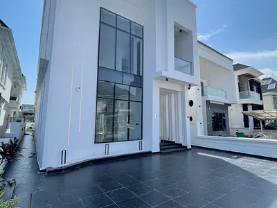 Luxury 5 Bedroom Duplex with BQ and Swimming Pools