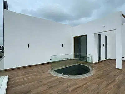 Lovely 5 Bedroom Fully Detached Duplex with a Cinema and Spa