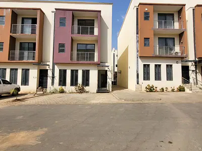 4 Bed Terrace with BQ