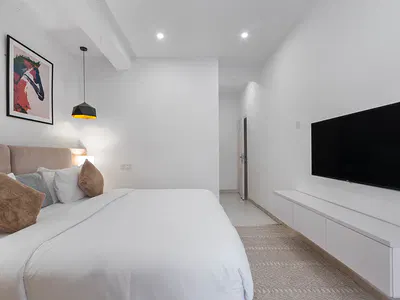 4bedroom Beautifully Furnished Waterfront Apartment in a Serene Estate