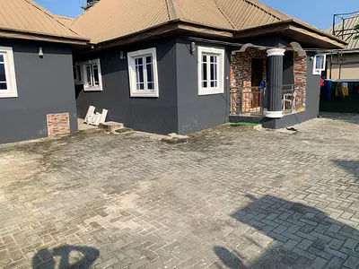 Mini Flat with Pop Finishing
