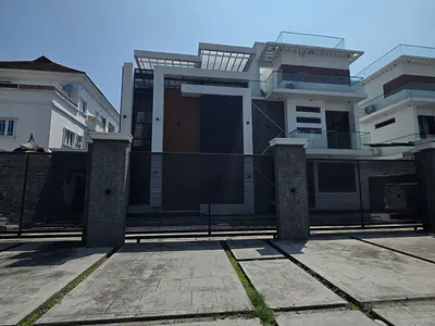 Luxury 5 Bedroom Detached Duplex with Cinema + Swimming Pool + Gym