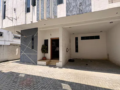 Exquisite 3 Bedroom Duplex in an Elite Code-Access Estate