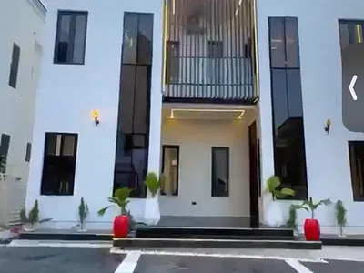 Ultra-Luxury 5-Bedroom Detached Smart Home