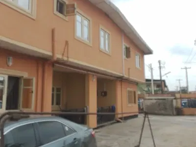 Block of 5 Unit 2 Bedroom Flat& 1 Miniflat on 505SQM, Governor Consent