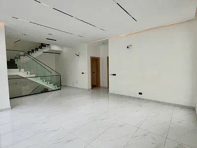 Spacious 4 Bedroom Terrace Duplex with BQ