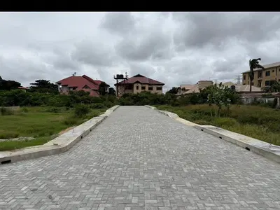 950 SQM of Land Available