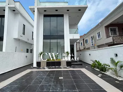 5 Bedroom Detached House with BQ