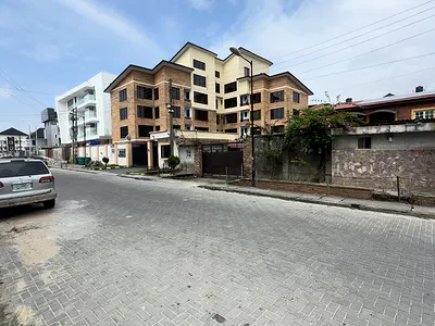 Flood Free Serviced 3 Bedroom Flat with BQ