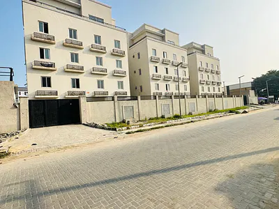 Nicely Carved 2 Bedroom Apartment with Pool, Gym and Elevator