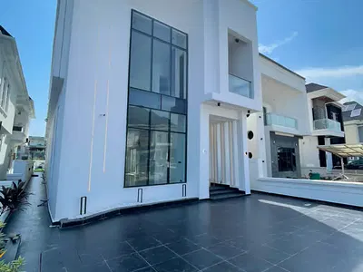 Luxury 5bedroom Fully Detached Duplex