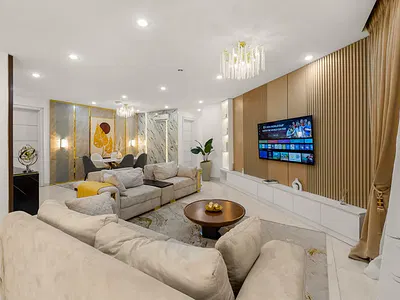 Luxury 3 Bedroom on the 7th Floor with Pool & Gym