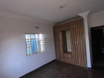 Clean 3-Bedroom Apartment