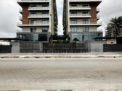 Luxuriously Furnished 4 Bedrooms Penthouse