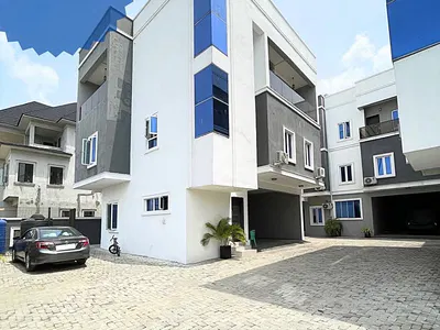 5 Bedroom Semi Detached Duplex with BQ in a Secured Neighborhood