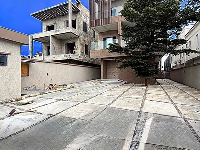 Massive 5 Bedroom Detached Duplex with Spacious Rooms
