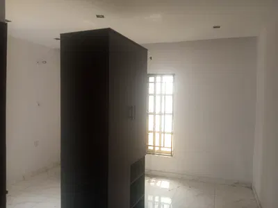 Well Renovated Studio Apartment Facing the Road