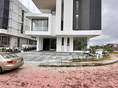 6 Bedroom Fully Detached