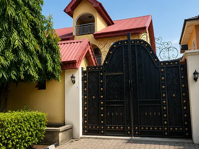 2 Bedroom Apartment with Spacious Living Room
