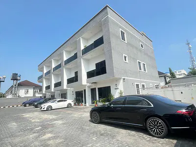 Furnished 4 Bedroom Terrace House with a Room BQ