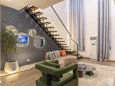 Luxuriously Furnished One Bed Loft