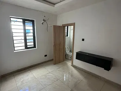 Nice 1 Bedroom Mini Flat (Room and Parlor)