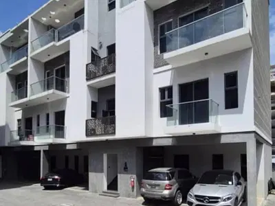 Beautiful 2 Bedroom Maisonette