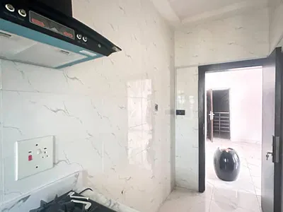 Luxury 1bed Flat Accessible N Comes with an Ac Upstairs Flood Free