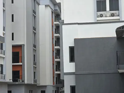Fully Serviced & Furnishe2 Bedroom Apartment with Pool, Gym & Elevator