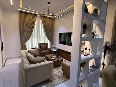Premium Luxury Home in a Cool Neighborhood