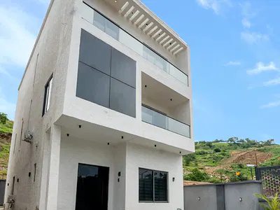 5 Bedroom Detached Duplex