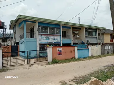 Distress Twin 5 Bedroom Duplex