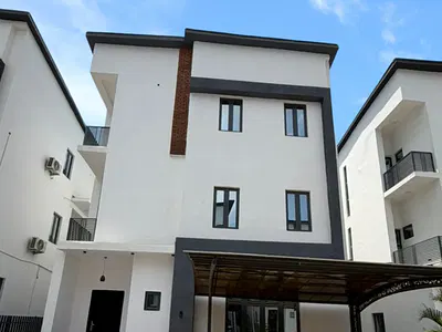 5 Bed Semi - Detached Duplex