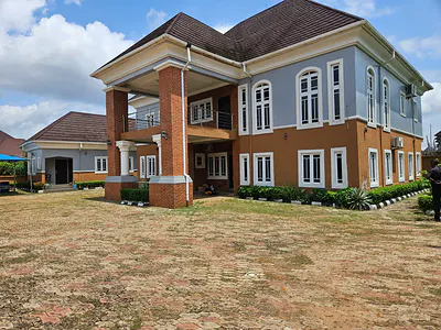 Exquisite 5 Bedroom Duplex