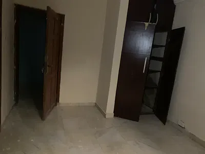 Extra Large 3 Bedroom Flat with Pop Finishing
