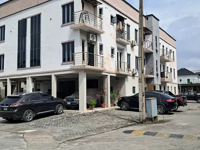 Fully Serviced 2-Bedroom Apartments (Upstairs)