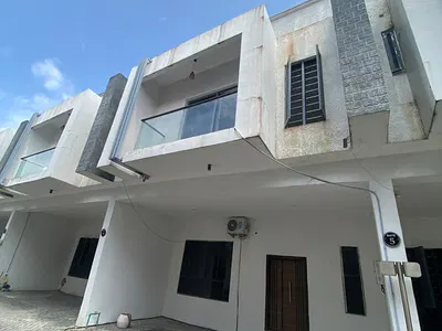 Distress 4 Bedroom Terrace Duplex